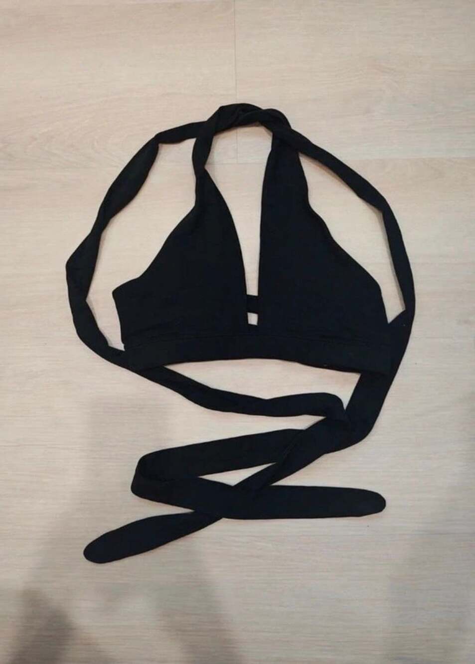 Alo Yoga Entwined Halter Bra Black